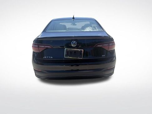 Used 2024 Volkswagen Jetta SE w/ Panoramic Sunroof Package FWD image 6