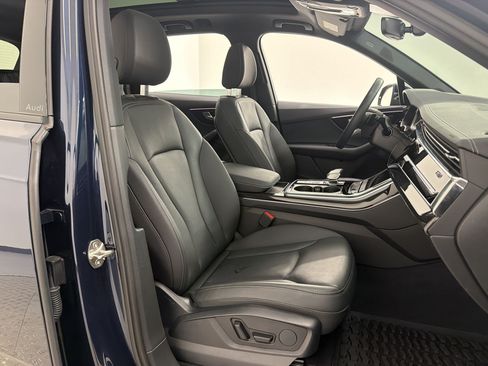 Used 2025 Audi Q7 2.0T Premium w/ Convenience Plus Package AWD/4WD image 25