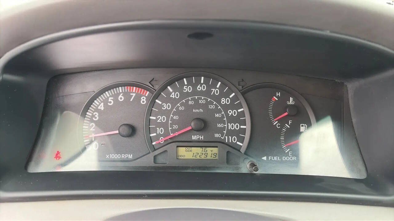 Used 2003 Toyota Corolla CE w/ Preferred Accessory Pkg FWD image 13