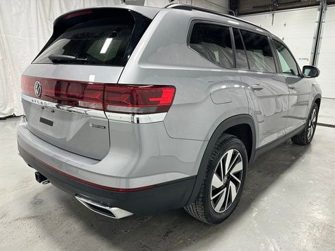 Used 2025 Volkswagen Atlas SE image 7