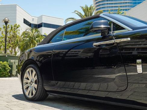 Used 2016 Rolls-Royce Dawn image 31