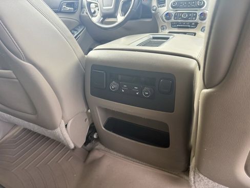 Used 2015 GMC Yukon SLT w/ HD Trailering Package image 39