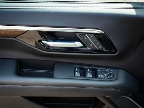 Used 2025 Chevrolet Tahoe High Country image 25