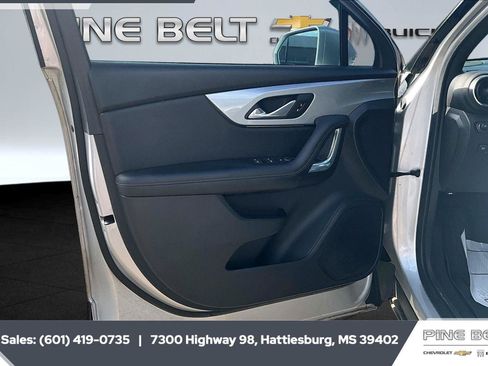 Used 2020 Chevrolet Blazer LT FWD image 17