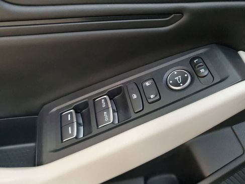 Certified 2025 Honda Accord SE image 17