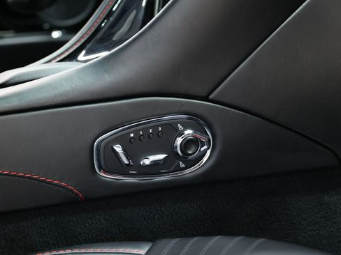 Used 2018 Aston Martin DB11 V12 RWD image 72