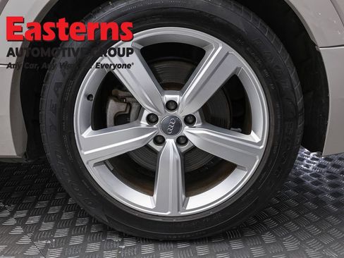 Used 2019 Audi e-tron Prestige w/ Prestige Package AWD/4WD image 8