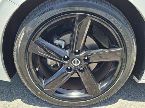 Used 2023 Nissan Sentra SR w/ Midnight Edition Package FWD image 25