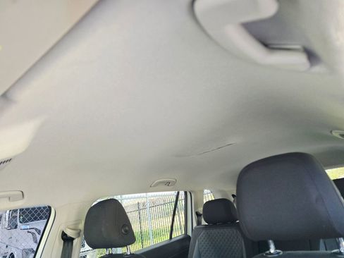 Used 2018 Volkswagen Tiguan S FWD image 17