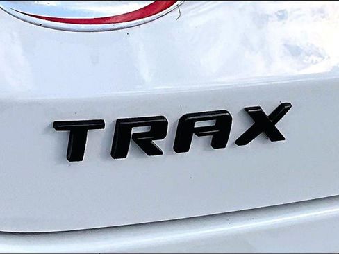 Used 2024 Chevrolet Trax RS w/ Driver Confidence Package FWD image 9
