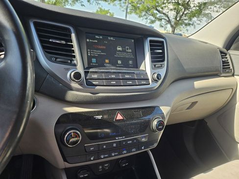Used 2018 Hyundai Tucson Value AWD/4WD image 13