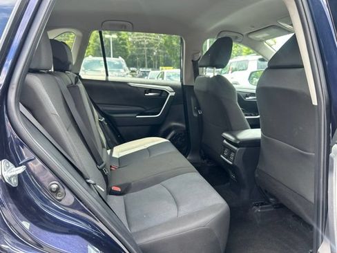 Used 2025 Toyota RAV4 XLE FWD image 20