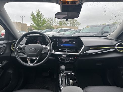 Used 2024 Chevrolet Trax ACTIV FWD image 17