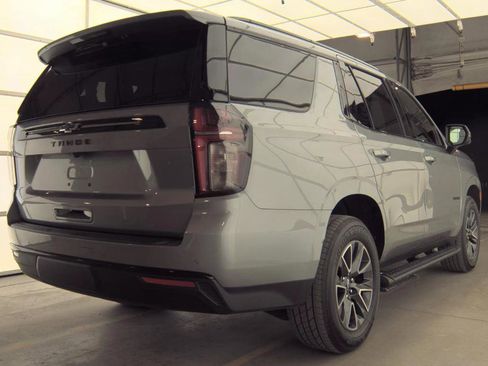Used 2024 Chevrolet Tahoe Z71 w/ Luxury Package AWD/4WD image 4
