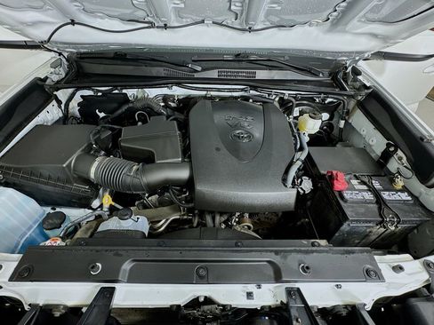 Used 2023 Toyota Tacoma SR5 AWD/4WD image 18