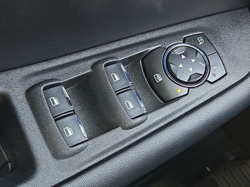 Used 2022 Ford Edge SE w/ Black Appearance Package image 29