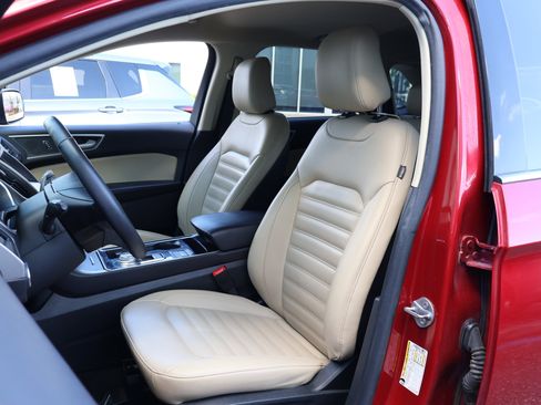 Used 2020 Ford Edge SEL w/ Convenience Package image 2