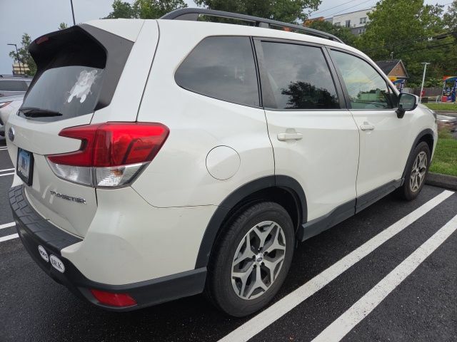 Used 2020 Subaru Forester Premium AWD/4WD image 13