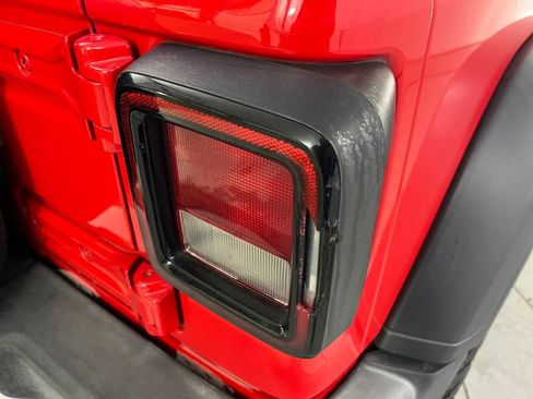 Used 2018 Jeep Wrangler Unlimited Sport S image 42