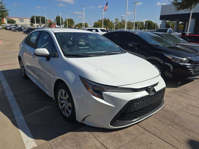Used 2026 Toyota Corolla LE FWD image 3