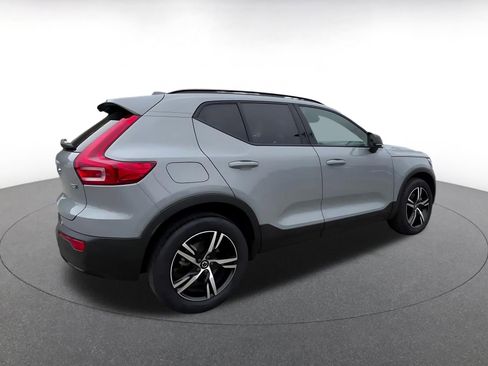 Used 2024 Volvo XC40 B5 Core AWD/4WD image 15