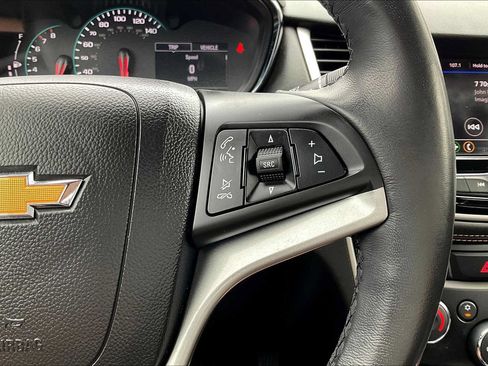 Used 2022 Chevrolet Trax LT w/ LT Convenience Package FWD image 19