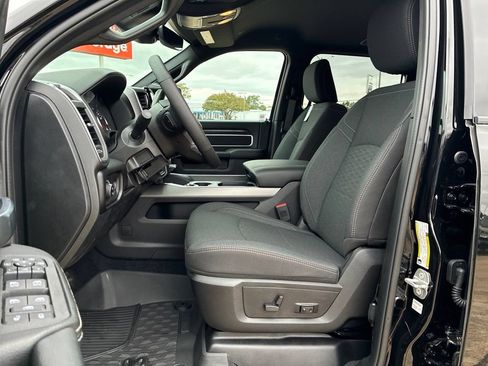 New 2026 RAM 2500 Big Horn AWD/4WD image 10