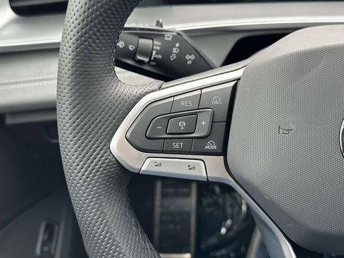 New 2026 Volkswagen Tiguan SE R-Line image 18