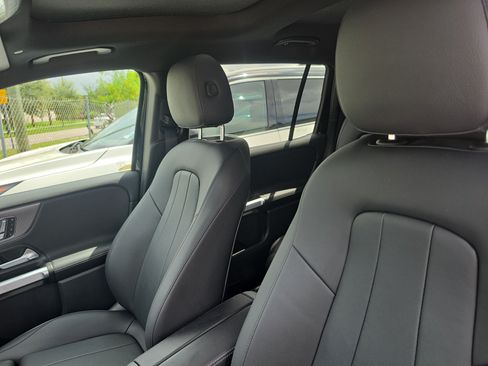 Used 2023 Mercedes-Benz GLB 250 4MATIC image 7