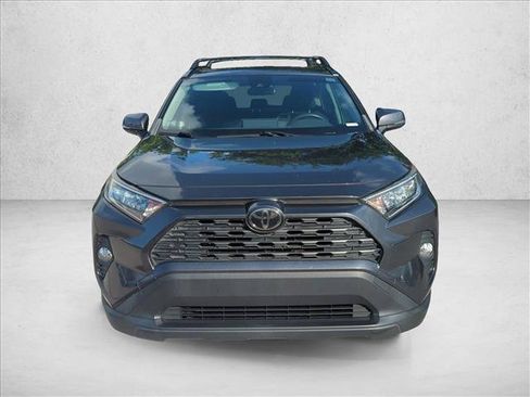 Used 2019 Toyota RAV4 XLE FWD image 2