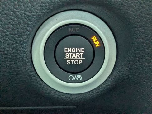 New 2026 Chrysler Pacifica Select FWD image 26