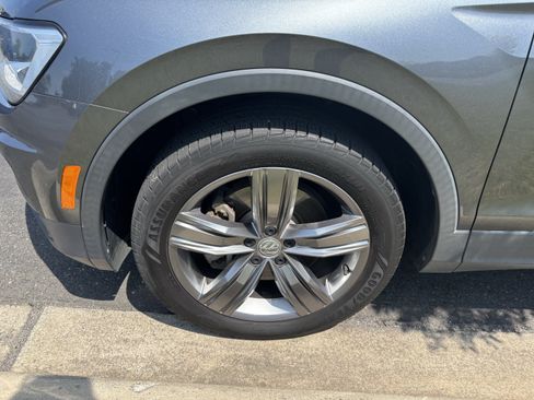 Used 2020 Volkswagen Tiguan SEL FWD image 27