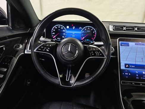 Used 2022 Mercedes-Benz S 500 4MATIC w/ AMG Line Package image 15