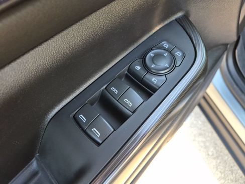 Used 2023 GMC Acadia SLT w/ Preferred Package FWD image 21