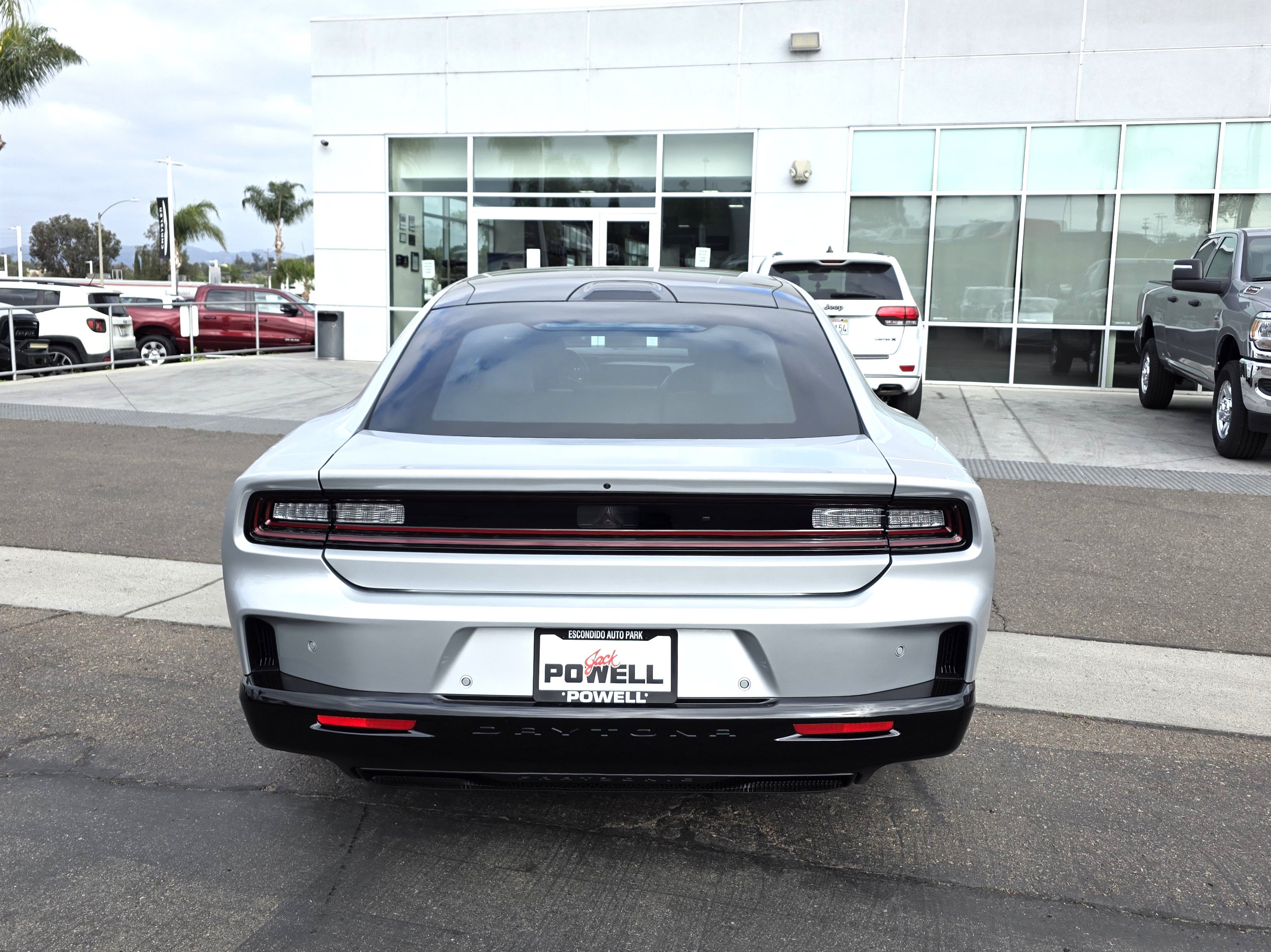 New 2025 Dodge Charger Daytona R/T w/ Sun & Sound Package AWD/4WD image 4