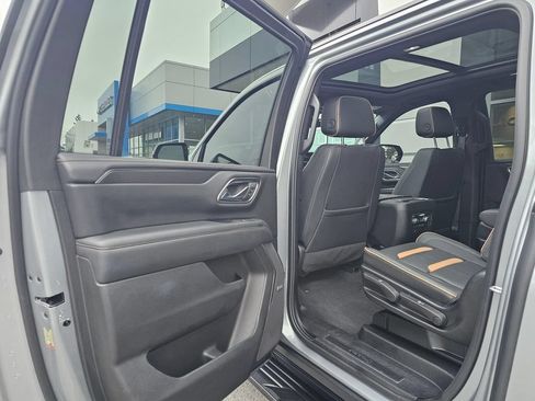 Used 2024 GMC Yukon XL AT4 w/ Technology Package AWD/4WD image 21
