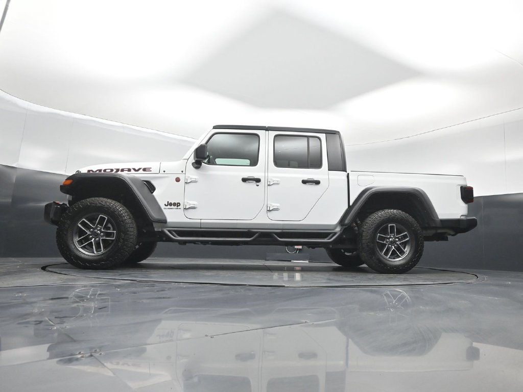 Used 2024 Jeep Gladiator Mojave AWD/4WD image 53