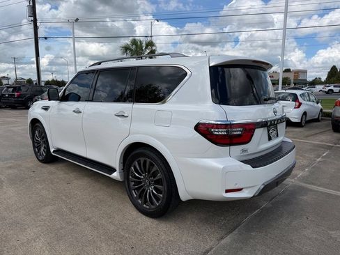 Used 2023 Nissan Armada Platinum w/ Captain's Chairs Package AWD/4WD image 3