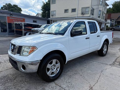 Used 2008 Nissan Frontier SE w/ SE Value Truck Pkg RWD image 2