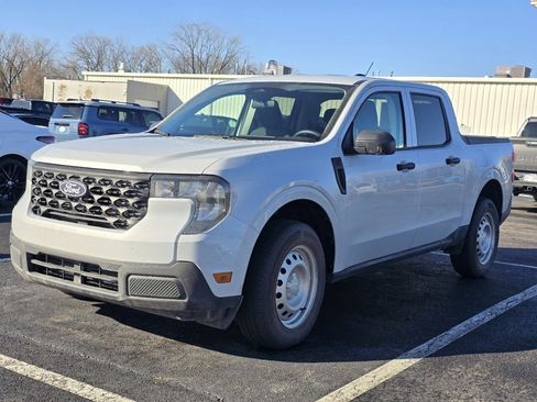 Used 2025 Ford Maverick XL image 3