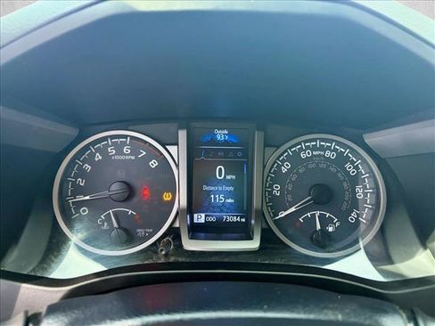 Used 2018 Toyota Tacoma SR5 AWD/4WD image 7
