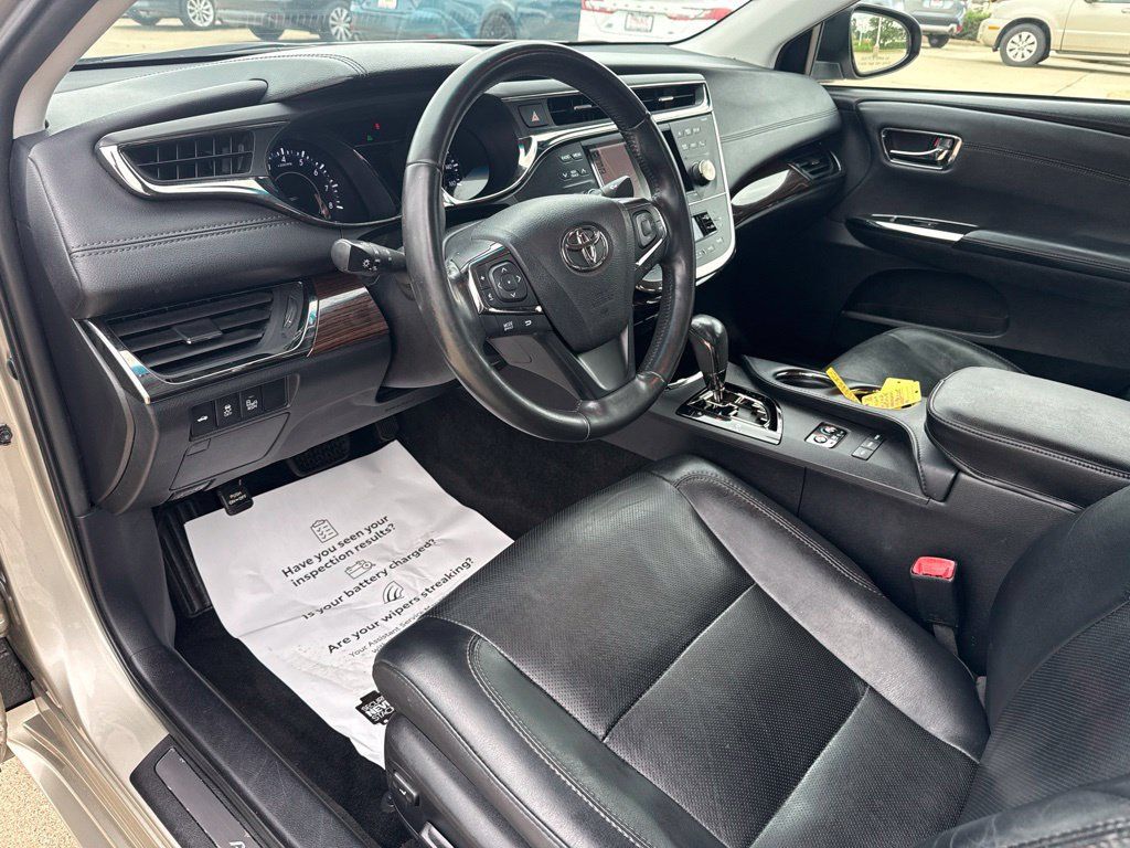 Used 2013 Toyota Avalon Limited w/ Technology Pkg FWD image 8
