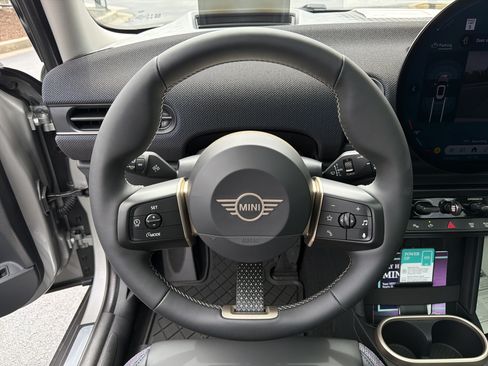 New 2026 MINI Cooper 4-Door Hardtop FWD image 10