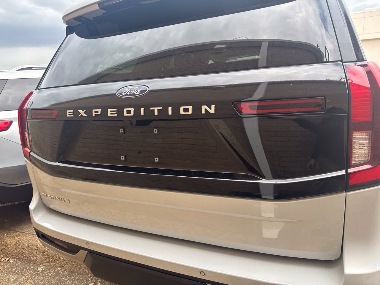 Used 2025 Ford Expedition Platinum AWD/4WD image 5