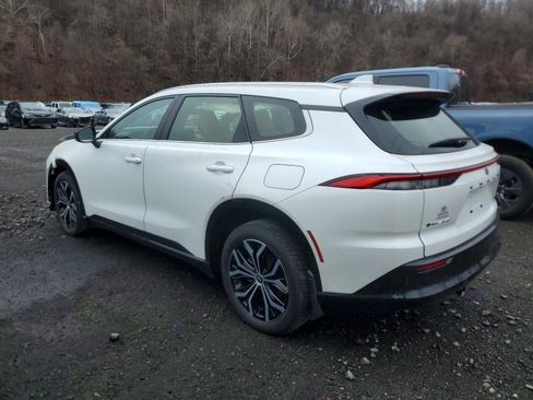 Used 2025 Toyota Crown Signia SIGNIA XLE w/ Tow-Hitch Package (TMS) image 4