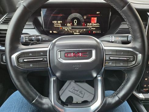 Used 2025 GMC Acadia Elevation image 19