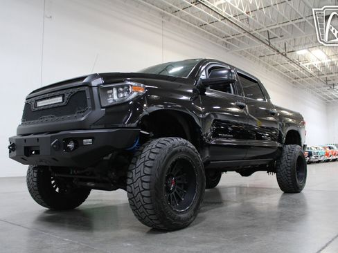 Used 2014 Toyota Tundra SR5 w/ TRD Off Road Package image 29