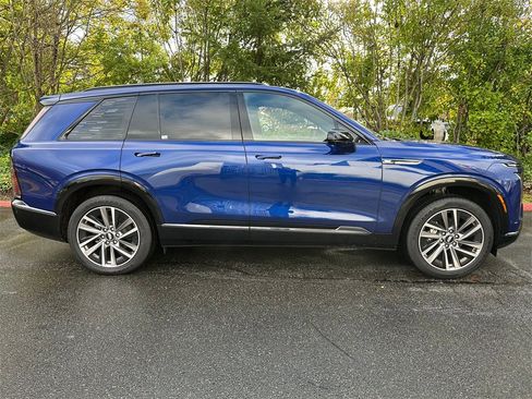 New 2026 Cadillac Vistiq Sport image 6