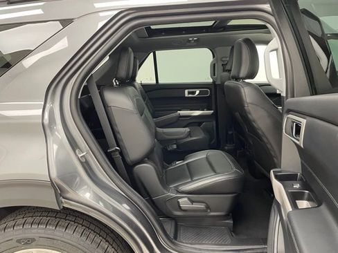 Used 2022 Ford Explorer XLT w/ Equipment Group 202A image 15
