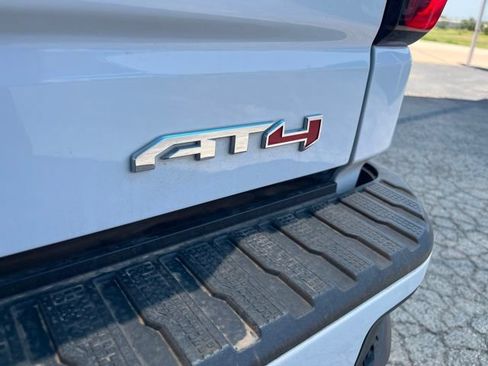Used 2022 GMC Sierra 1500 AT4 AWD/4WD image 5